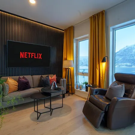 By The Sea And Mountains Apartamento Tromsø