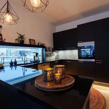 By The Sea And Mountains Apartamento