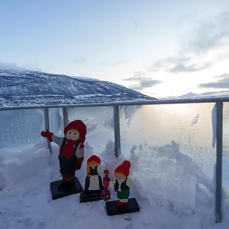 By The Sea And Mountains Apartamento Tromsø