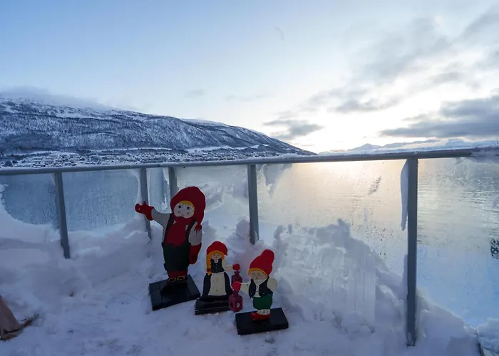 By The Sea And Mountains Apartamento Tromsø